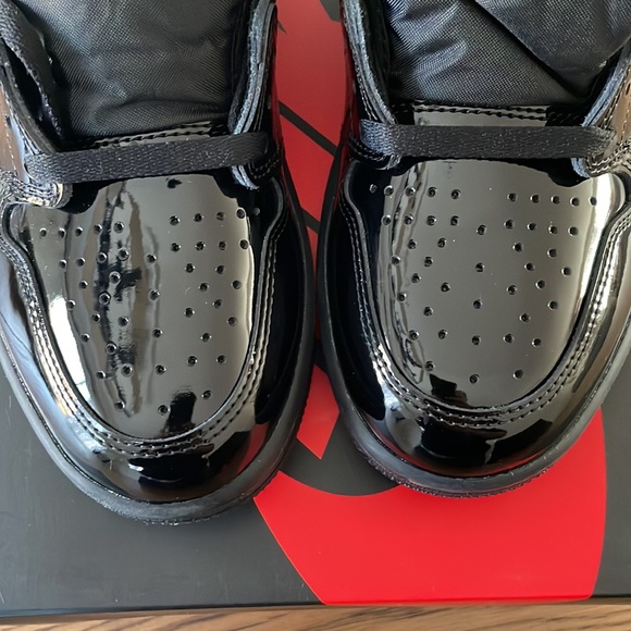 Nike Air Jordan 1 Retro High OG Black / Metallic Gold - Patent. Size 8.5. - Picture 11 of 16